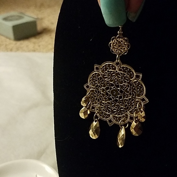 INCLUDED AS FREE GIFT - Picture 3 of 4